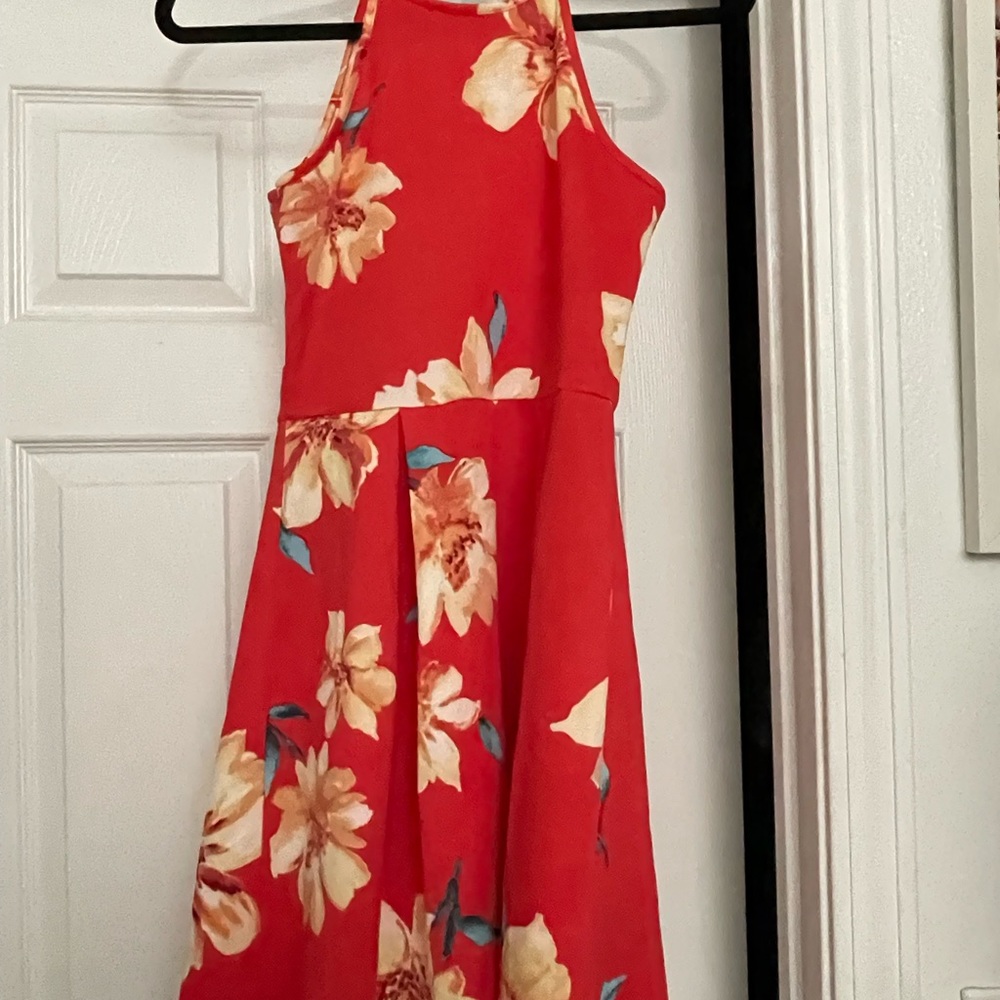 Multiple different dresses - Picture 4 of 14